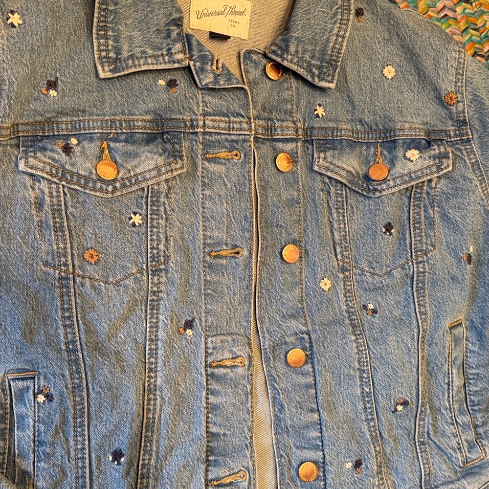 Universal Thread Denim Jacket w flower Embroidery… - image 4